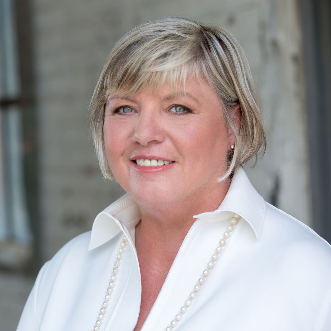 Debbie Bongard headshot